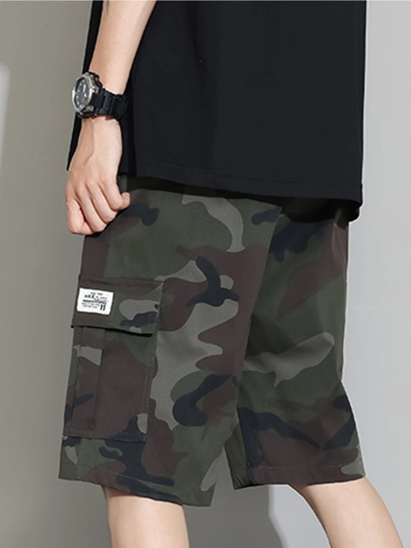 Men's camouflage workwear shorts with casual elastic waistband and drawstring design, classic work shorts with large pockets, co
