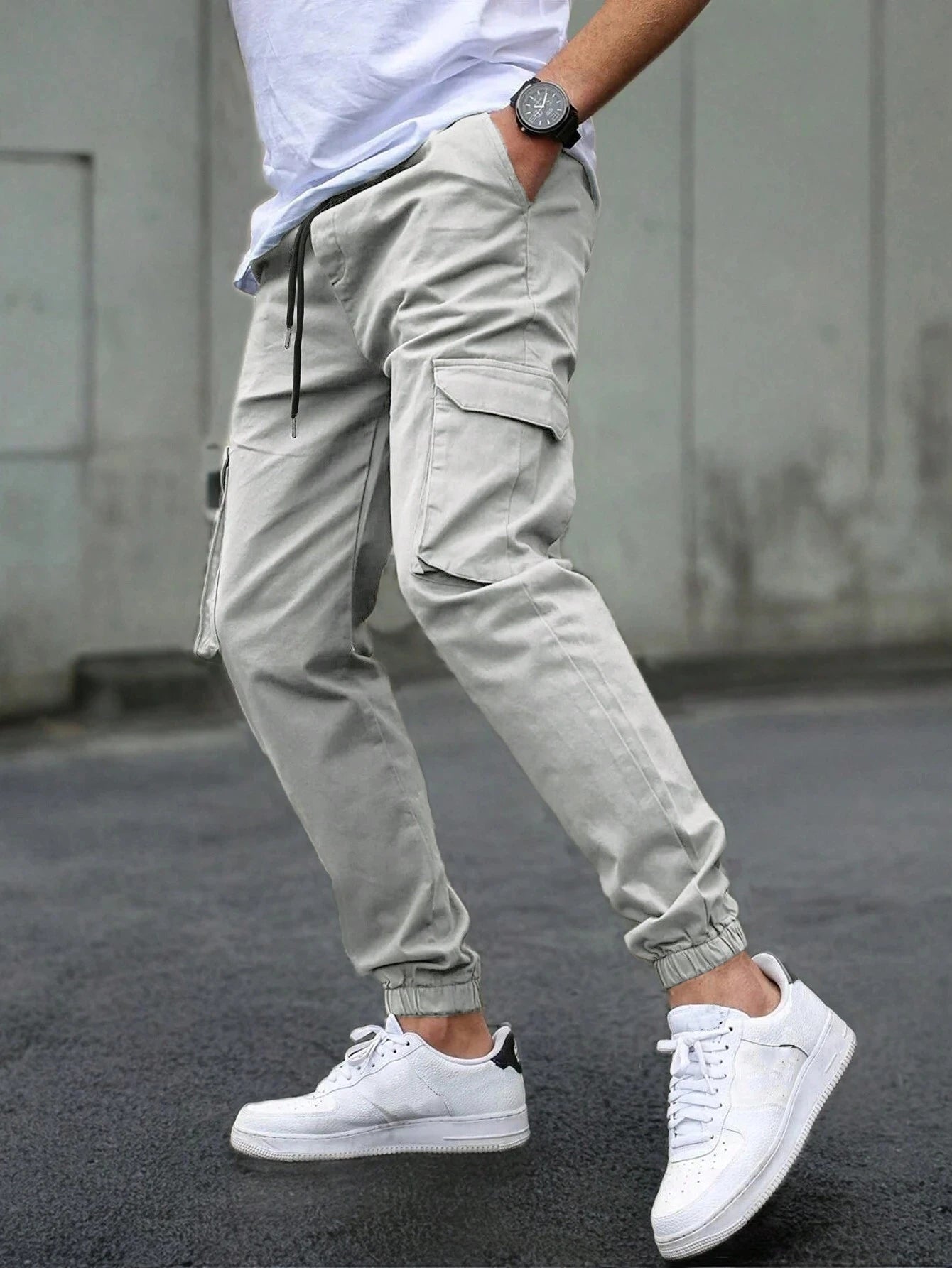Men's Slim Fit Elastic Waist Cargo Pants Multi-Pockets Cuffed Hem Comfortable for Casual Outdoor Wear