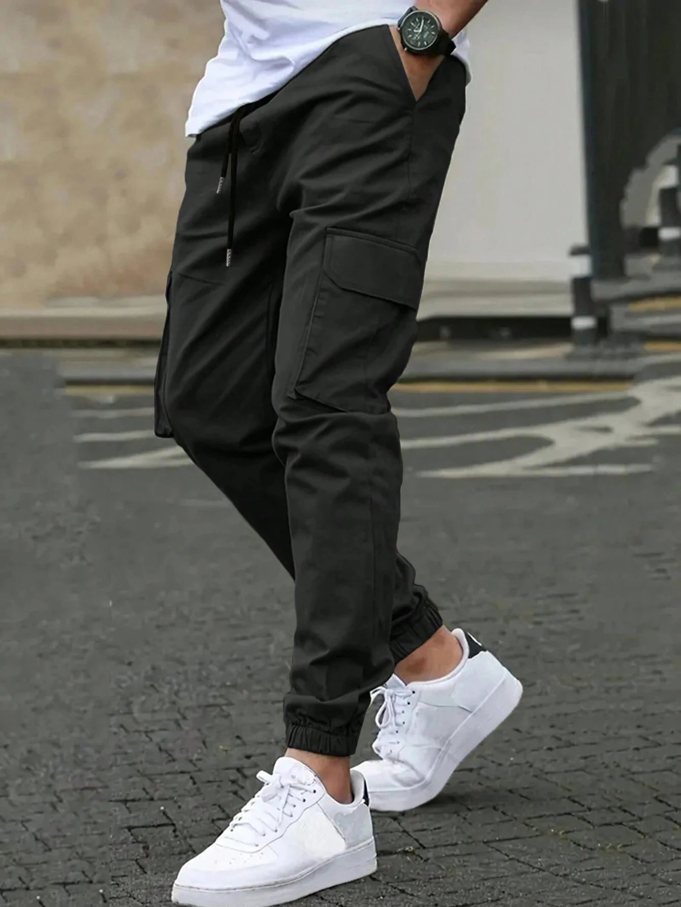 Men's Slim Fit Elastic Waist Cargo Pants Multi-Pockets Cuffed Hem Comfortable for Casual Outdoor Wear