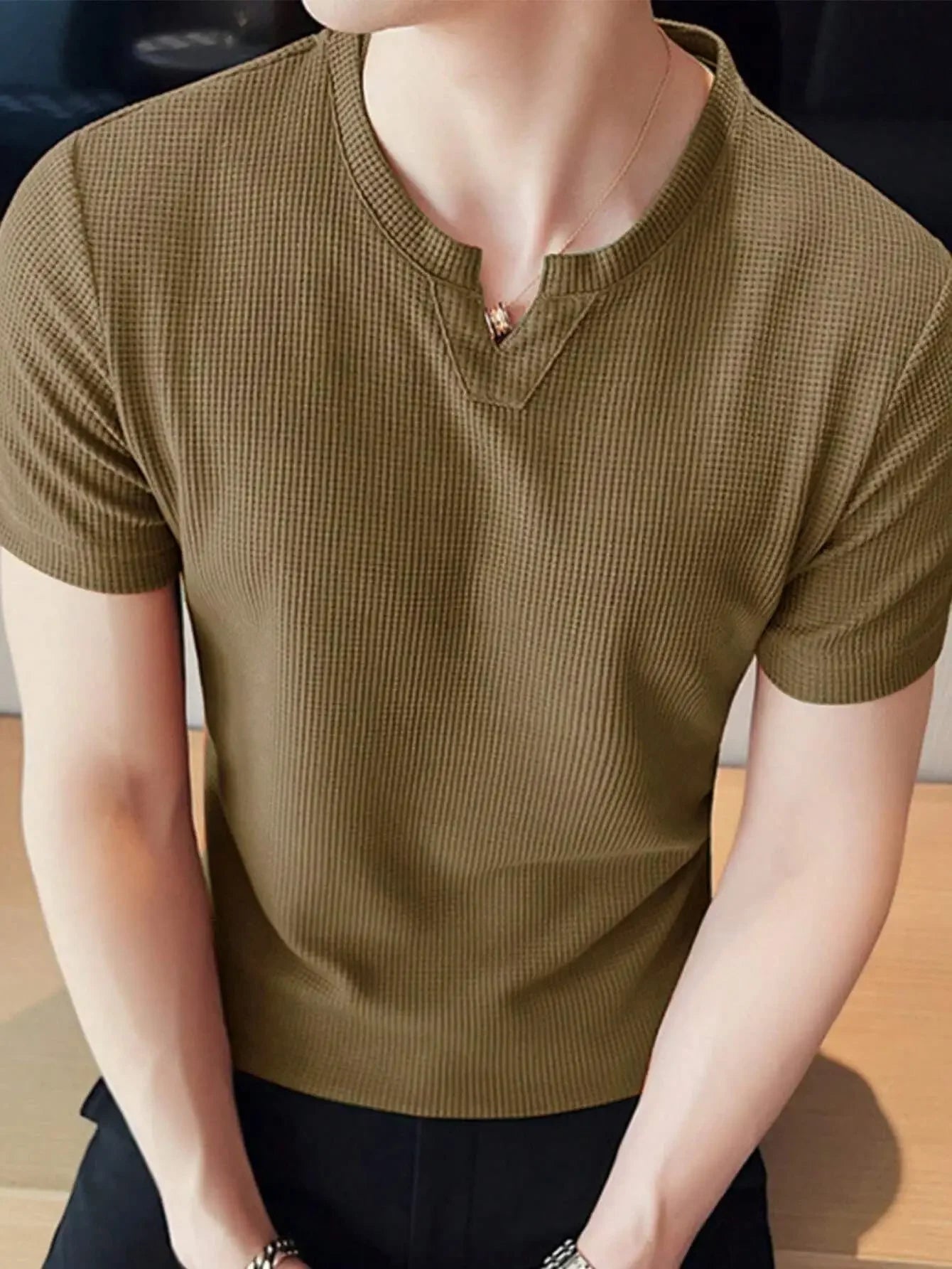 Men's Sporty V-Neck T-Shirt Breathable Casual Summer Top Comfortable Advanced Feeling Male Model Summer Season Crew Neck