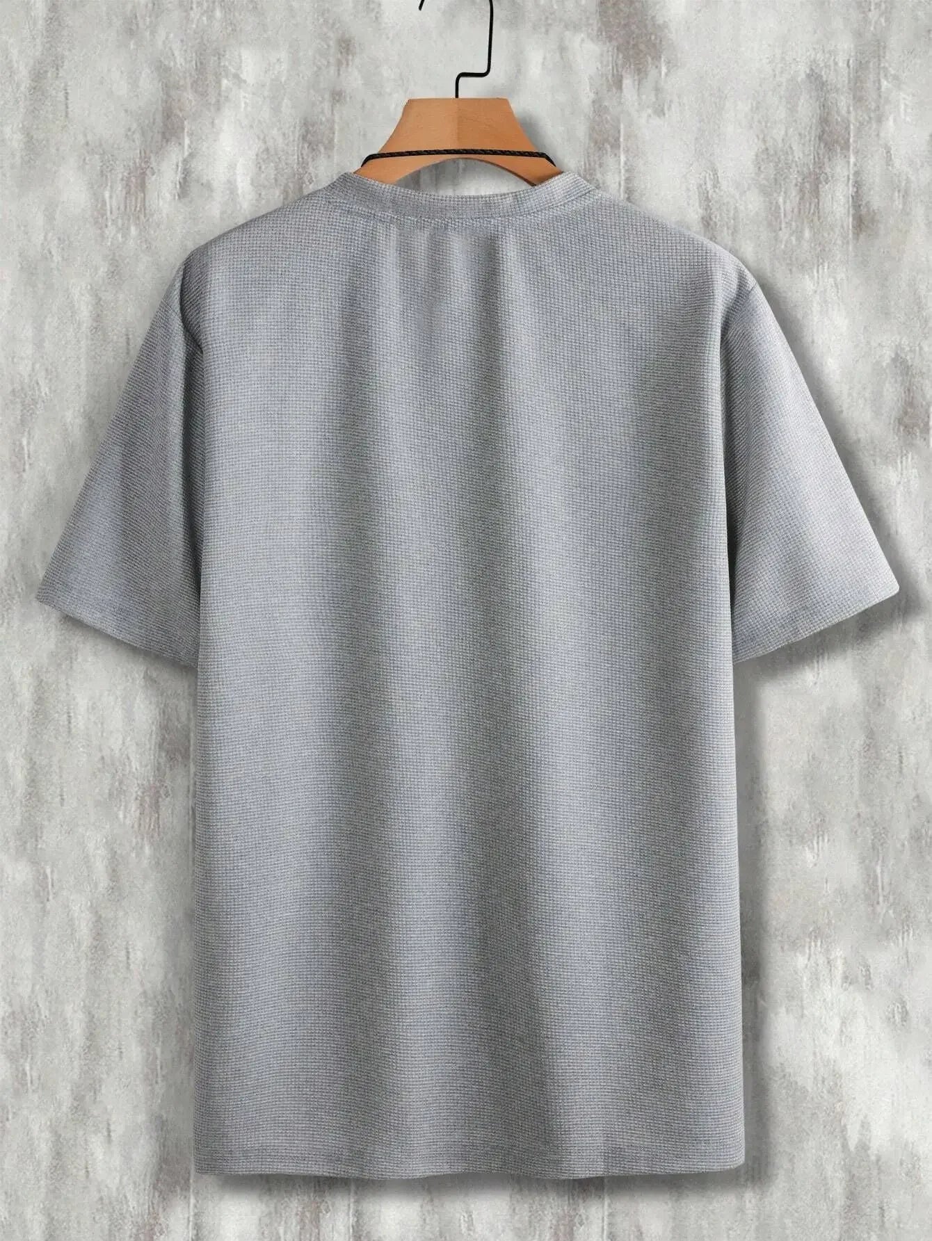 Men's Sporty V-Neck T-Shirt Breathable Casual Summer Top Comfortable Advanced Feeling Male Model Summer Season Crew Neck